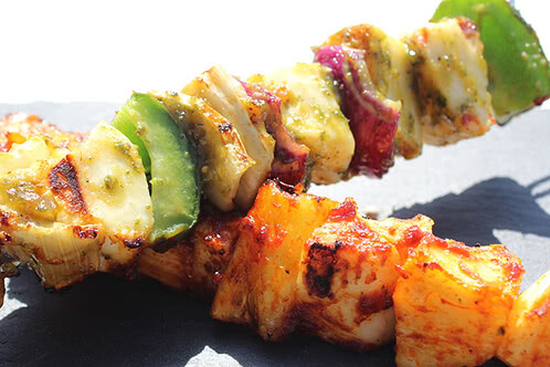 Recipe: Halloumi barbecue skewers – fresh with herbs