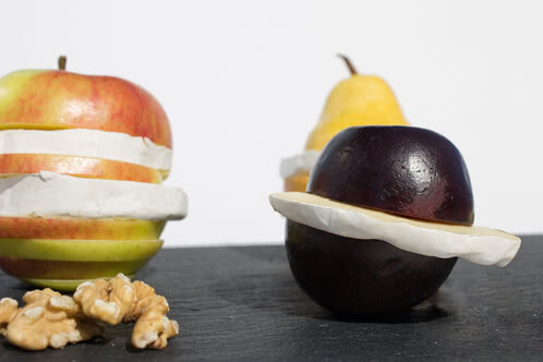 Recipe: Grilled fruit with Camembert